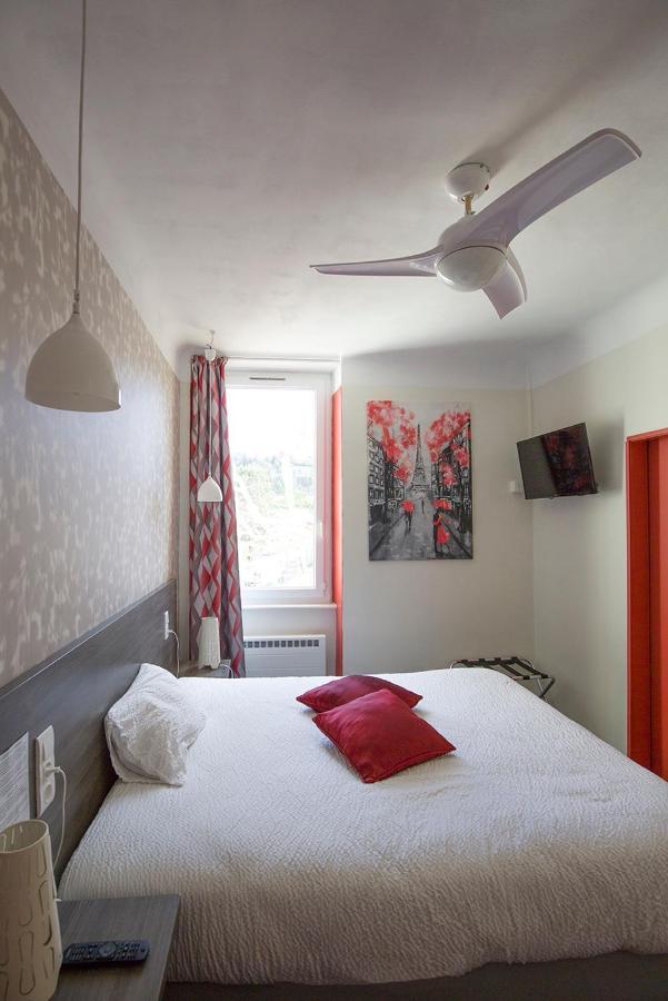 Logis Hotel & Restaurant Le Carnot Die Exterior foto
