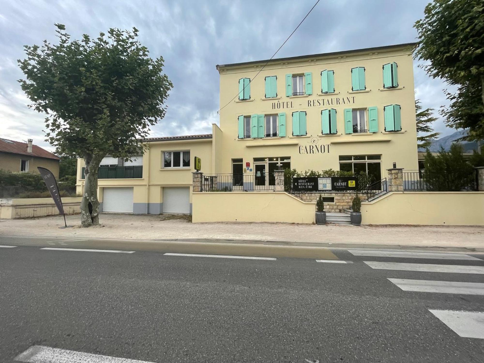 Logis Hotel & Restaurant Le Carnot Die Exterior foto