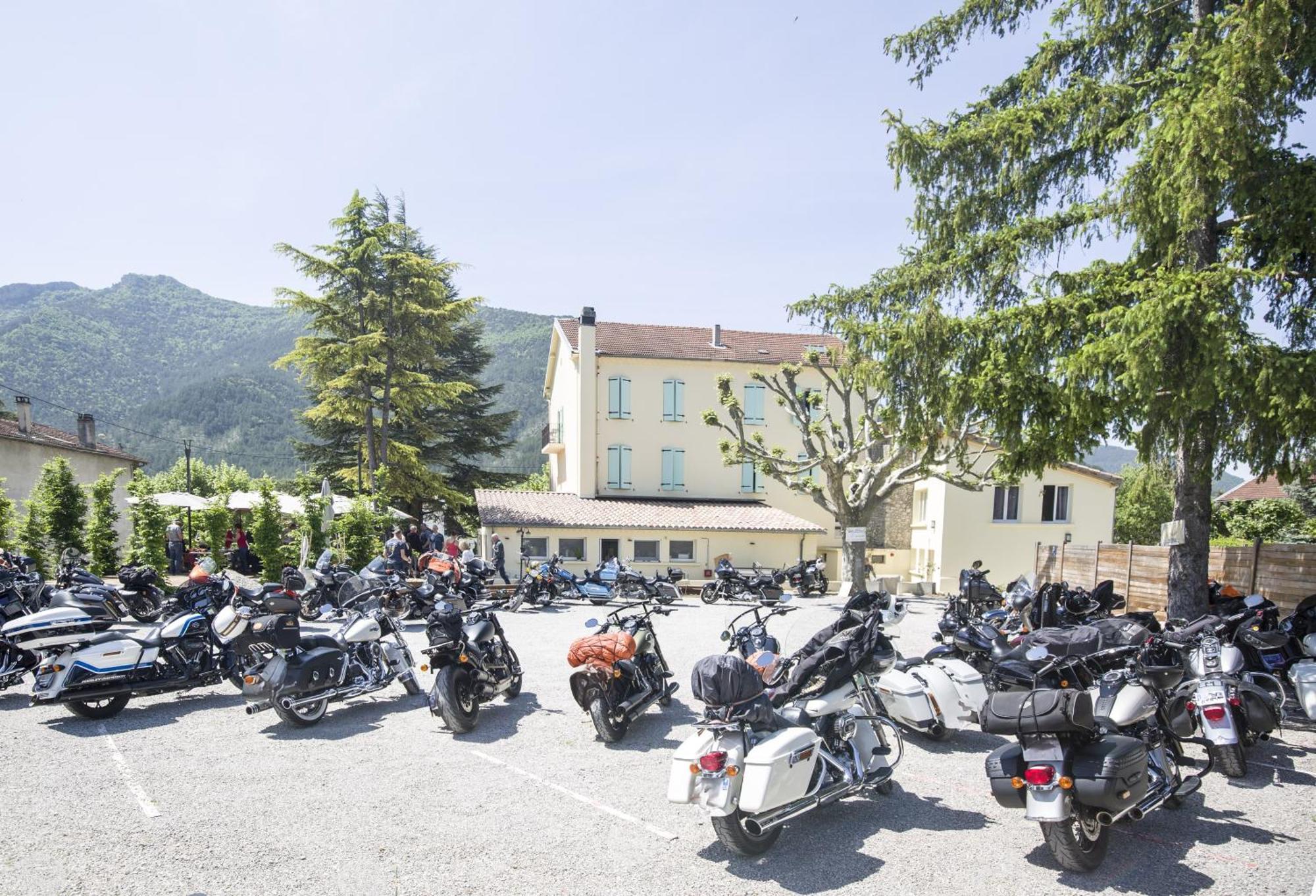 Logis Hotel & Restaurant Le Carnot Die Exterior foto