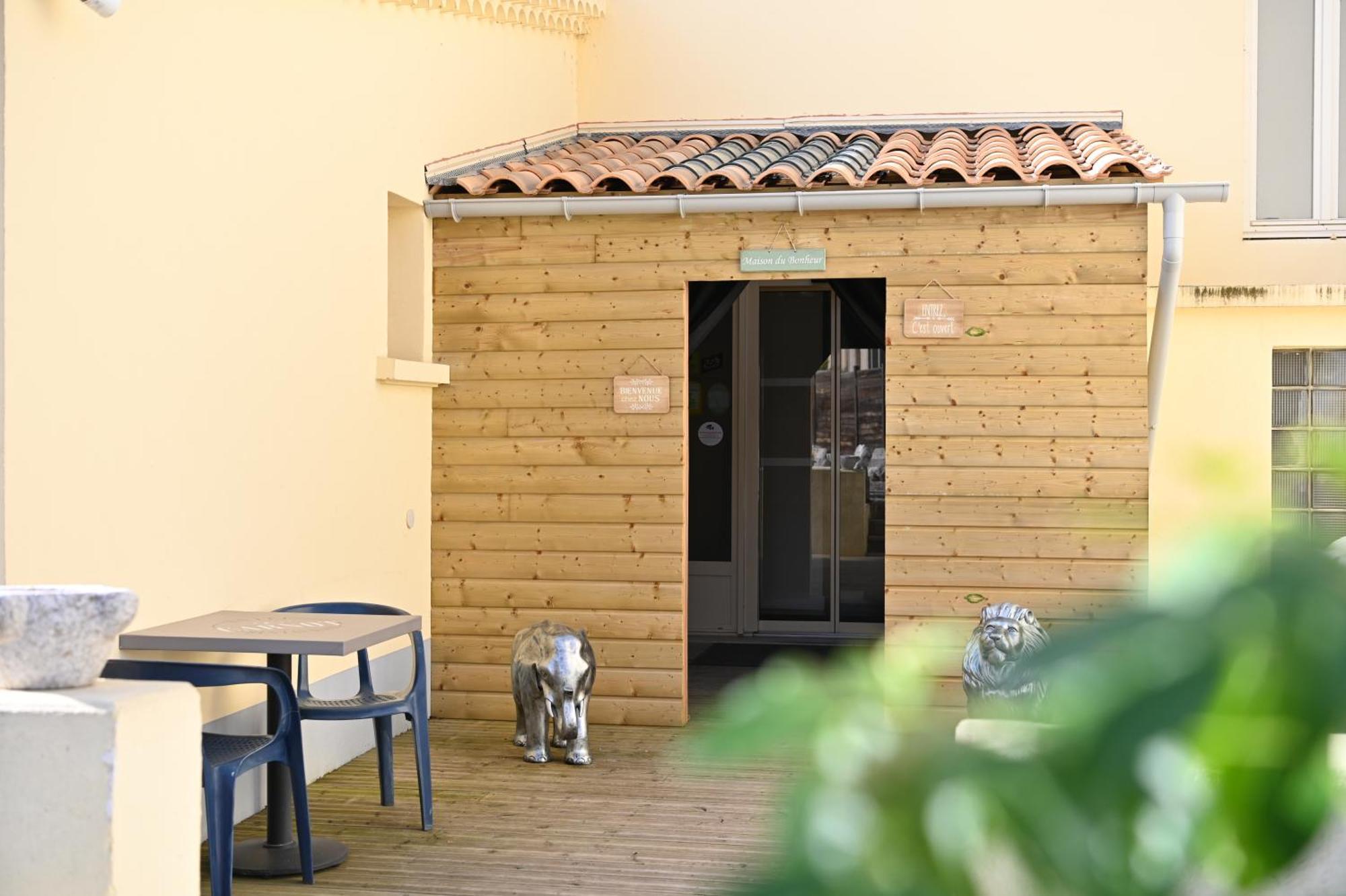Logis Hotel & Restaurant Le Carnot Die Exterior foto